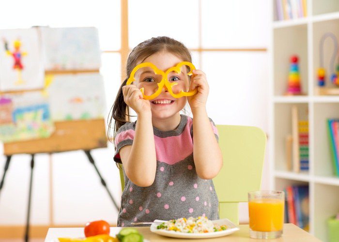 Kindern gesunde Ernährung beibringen: eine Notwendigkeit!